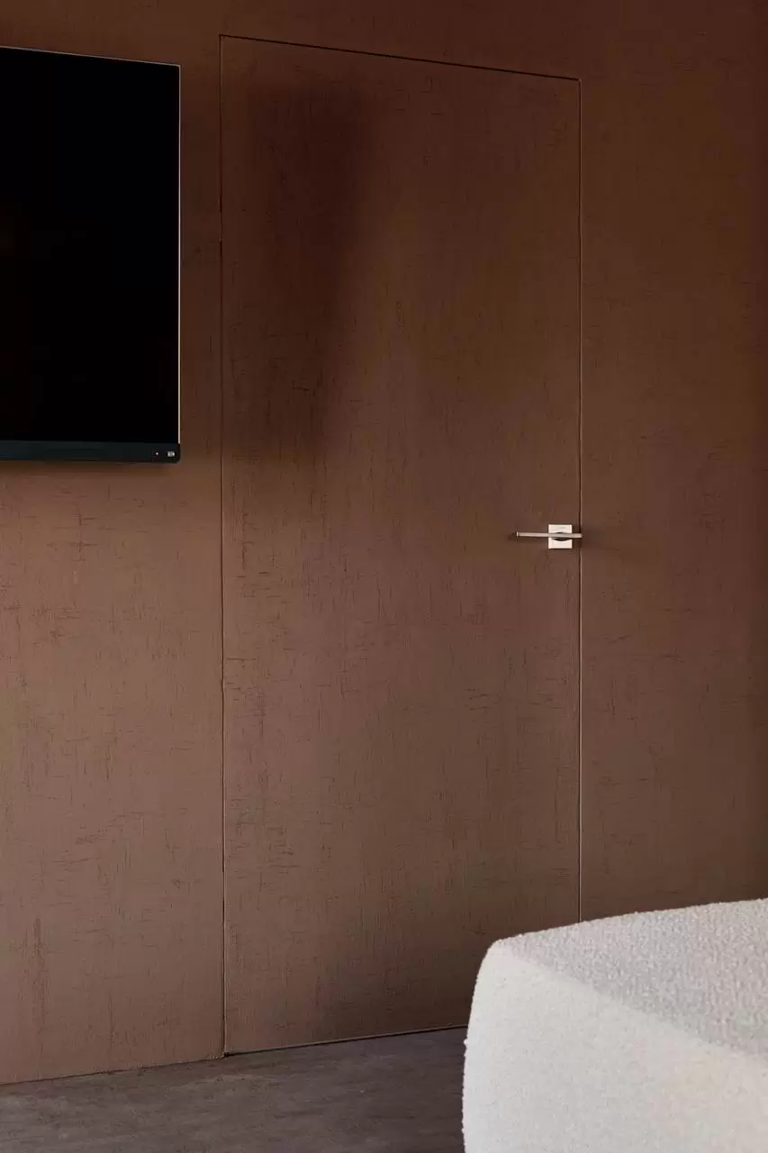 obnimayushchaya-gostinaya-dlya-mnogodetnoy-semi-12