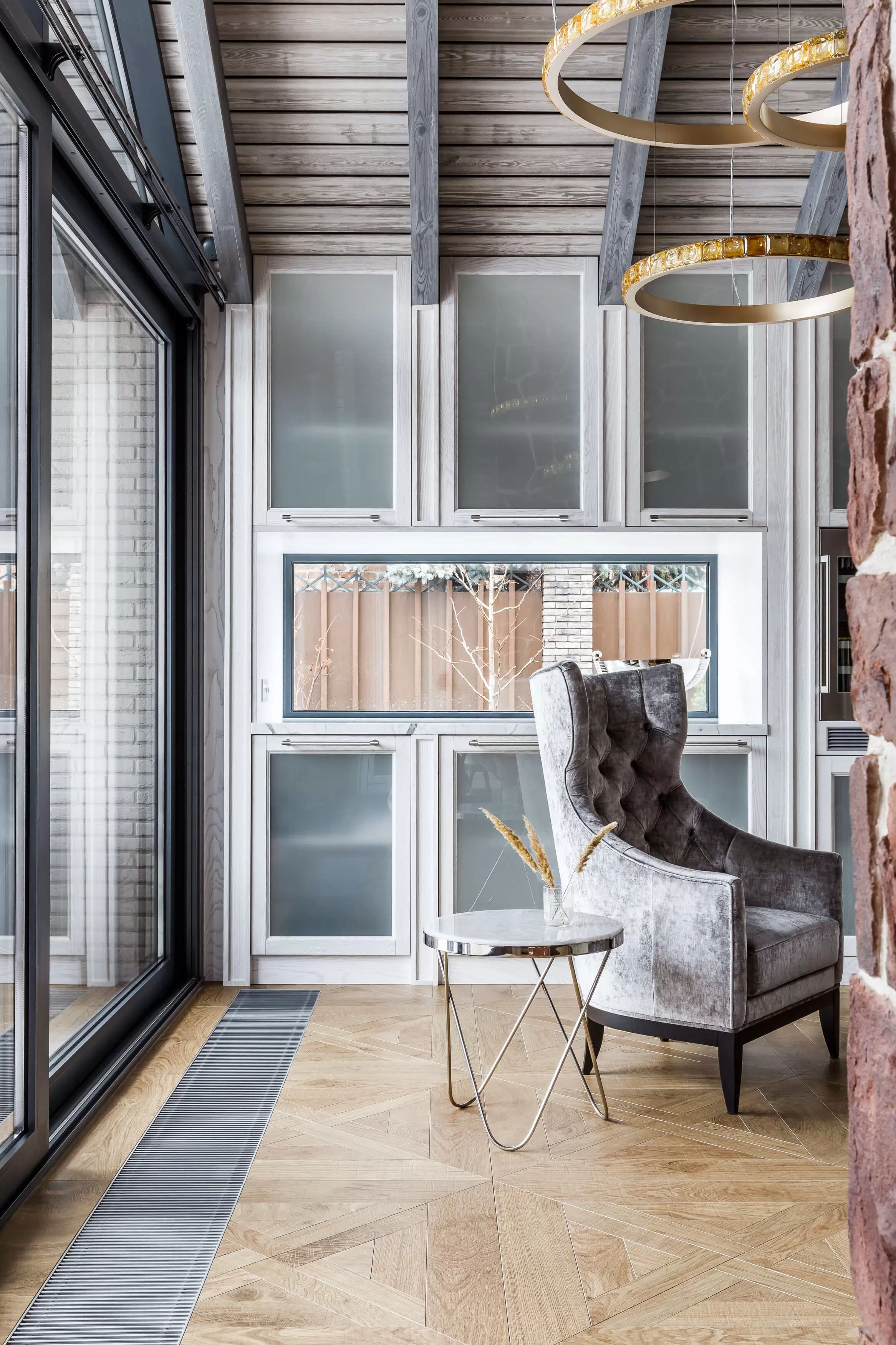 dom-s-panoramnym-ostekleniem-10