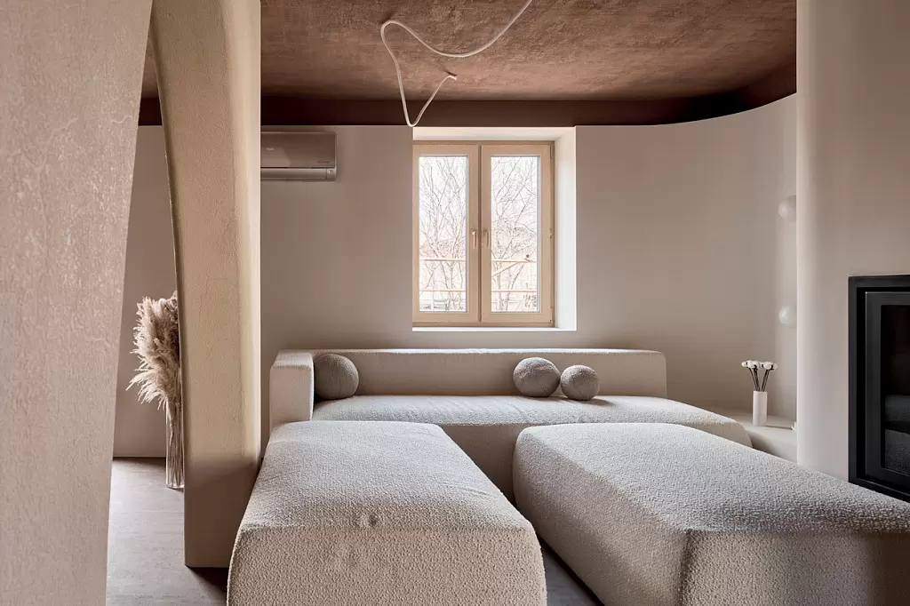 obnimayushchaya-gostinaya-dlya-mnogodetnoy-semi-16