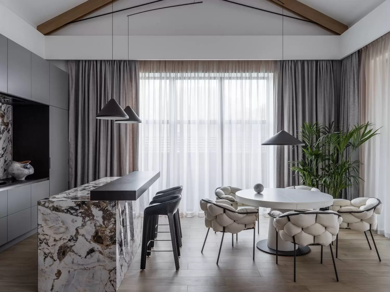 dom-s-zelenoy-vannoy-9