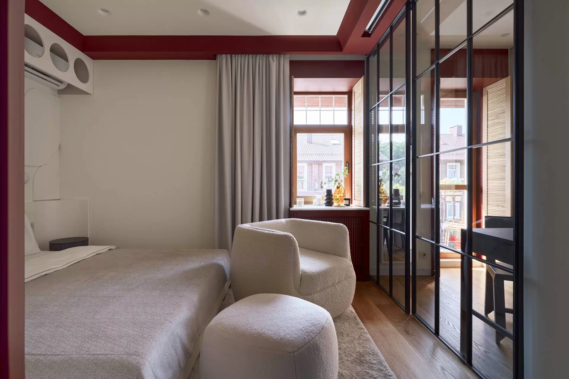 spalnya-s-bagrovym-portalom-8