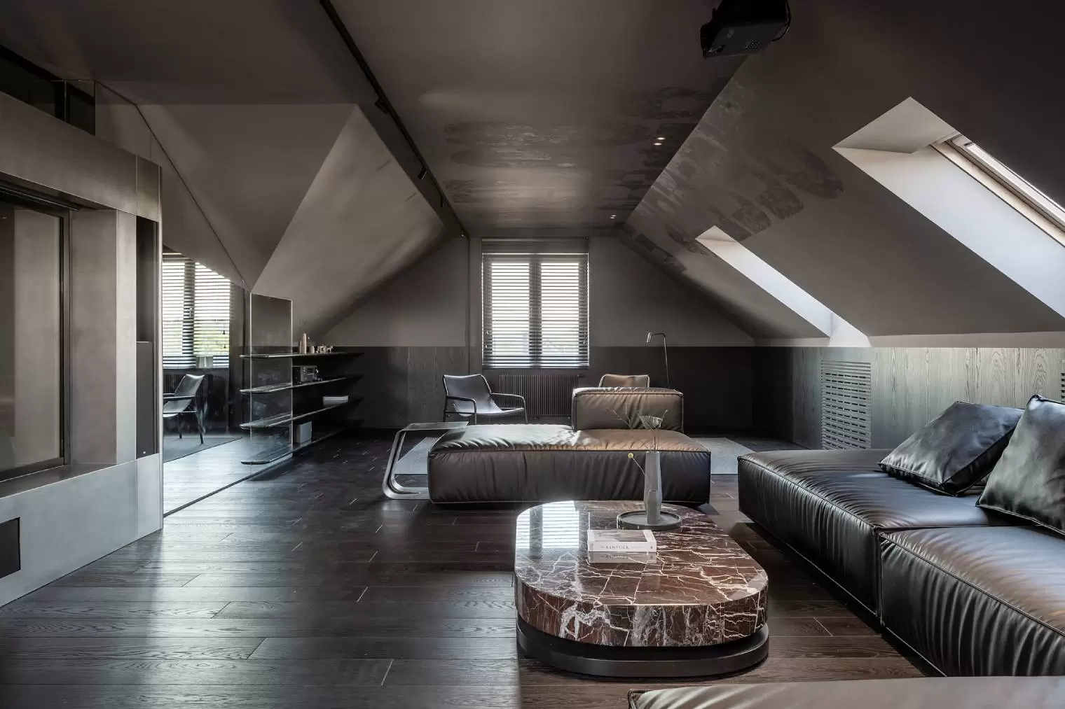 mansarda-v-parallelnoy-realnosti 0