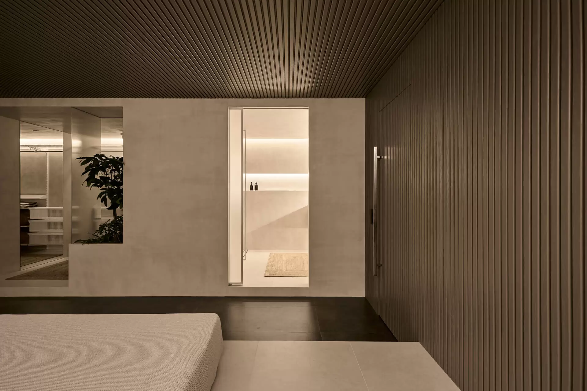 simfoniya-sveta-dlya-spalni-v-tsokolnom-etazhe-10