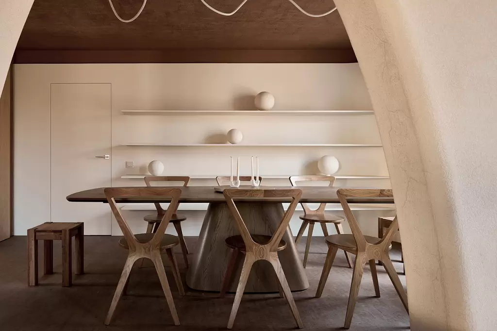 obnimayushchaya-gostinaya-dlya-mnogodetnoy-semi-8