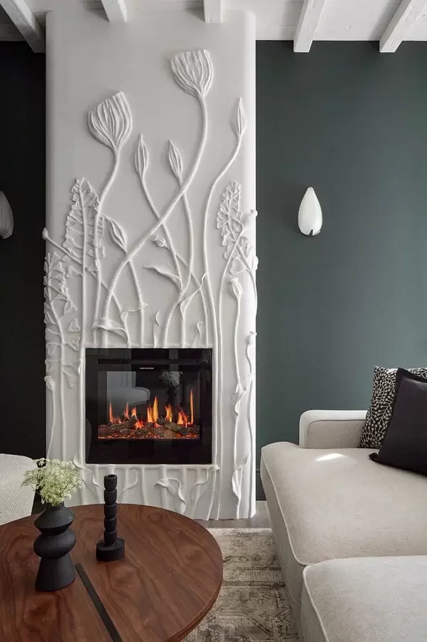 kukhnya-gostinaya-s-tsvetushchim-kaminom-6