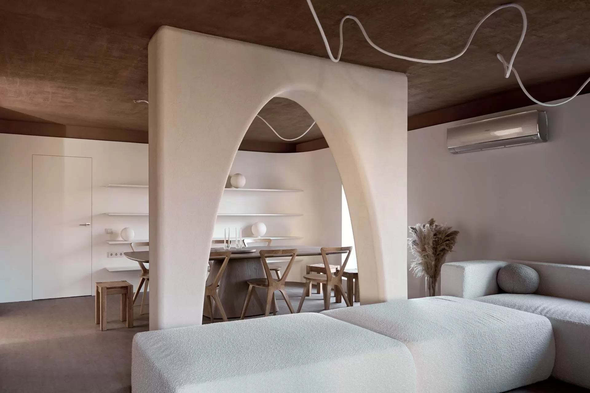 obnimayushchaya-gostinaya-dlya-mnogodetnoy-semi 2