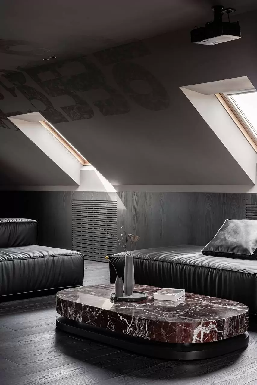 mansarda-v-parallelnoy-realnosti 1