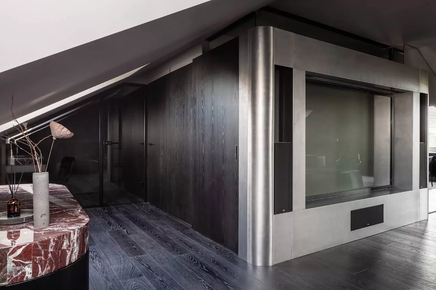 mansarda-v-parallelnoy-realnosti 2