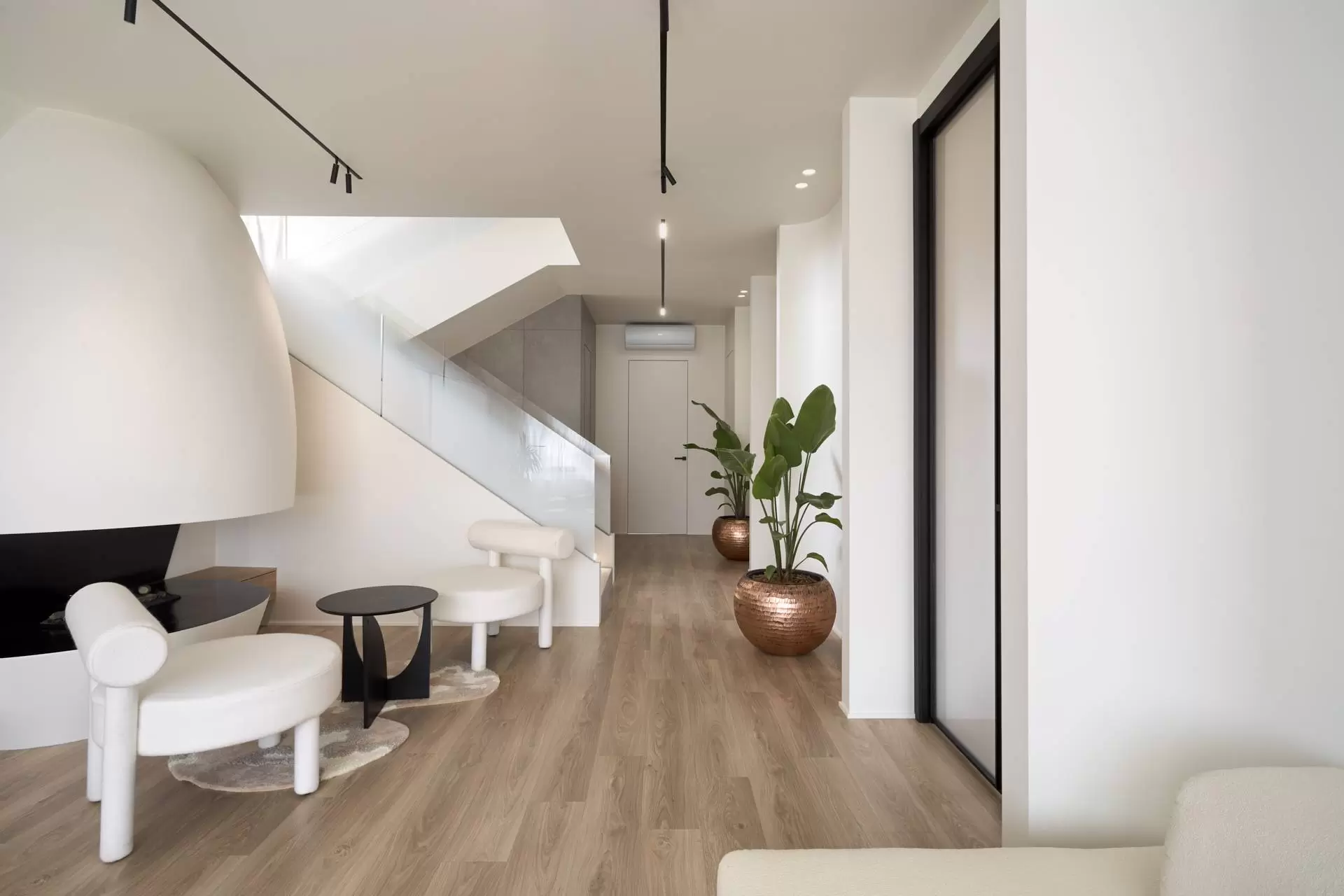 obnimayushchiy-minimalizm-11